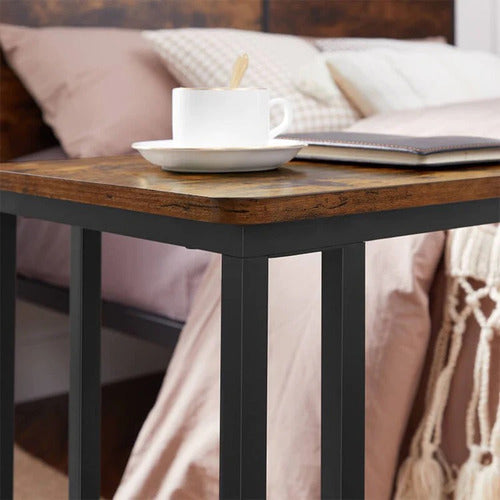 Mesa Auxiliar Ajustable Con Ruedas Estilo Industrial - Spacemarket