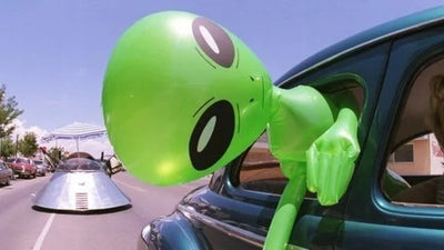 Marciano Inflable Alien Extraterrestre Marcianeke - Spacemarket