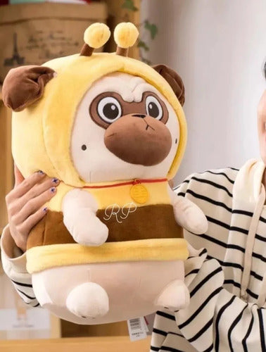 Peluche Perro Pug Kawaii Con Disfraz 35 Cm - Spacemarket